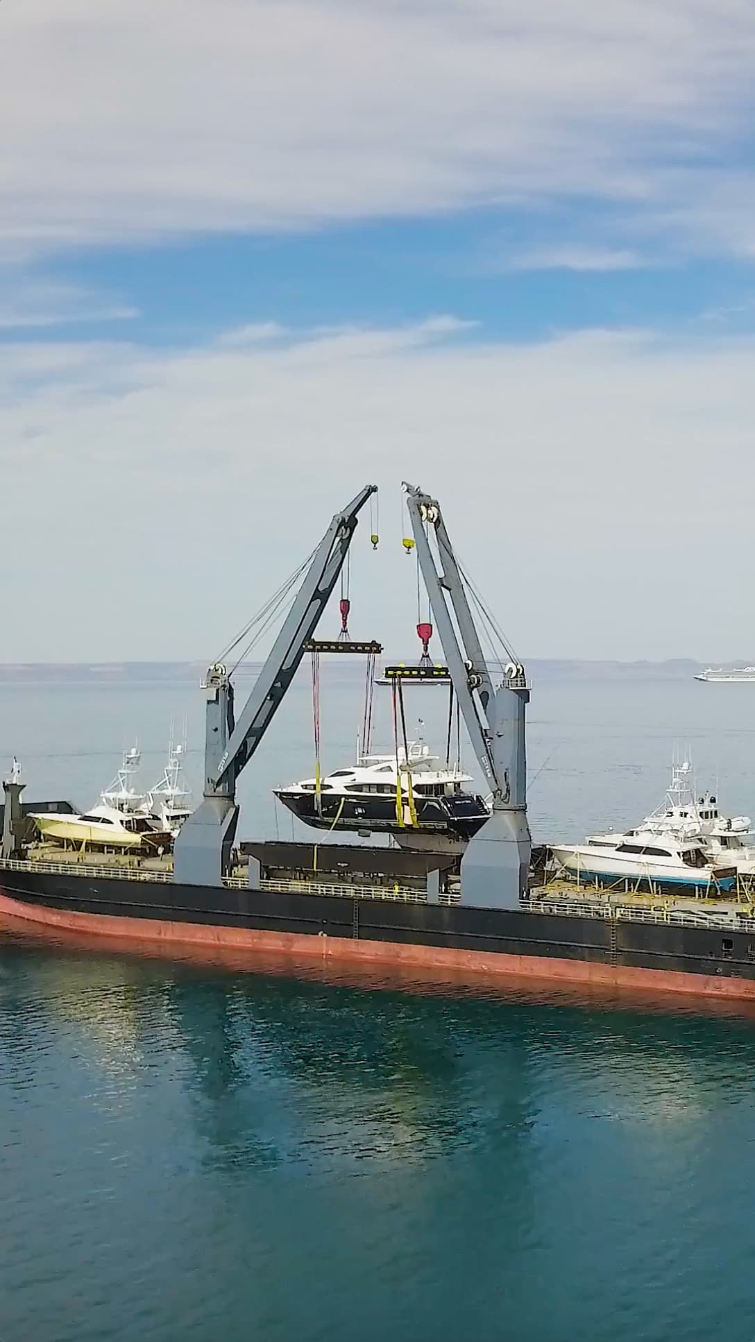 Yacht Transport AI Hero